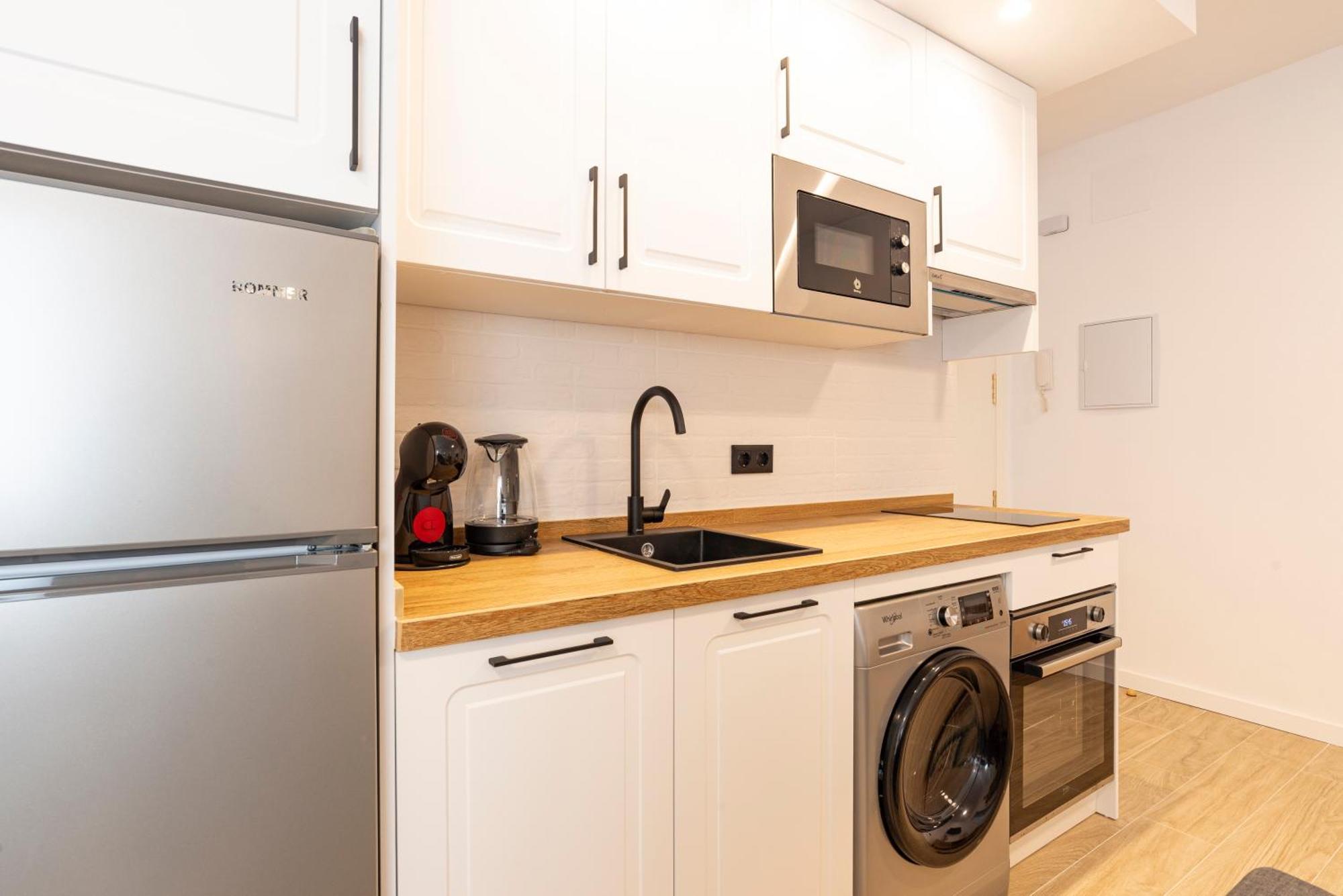 II Cozy & Modern Apartment Ayr Малага Экстерьер фото